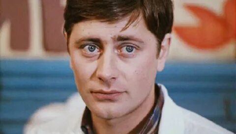 Актер смирнитский