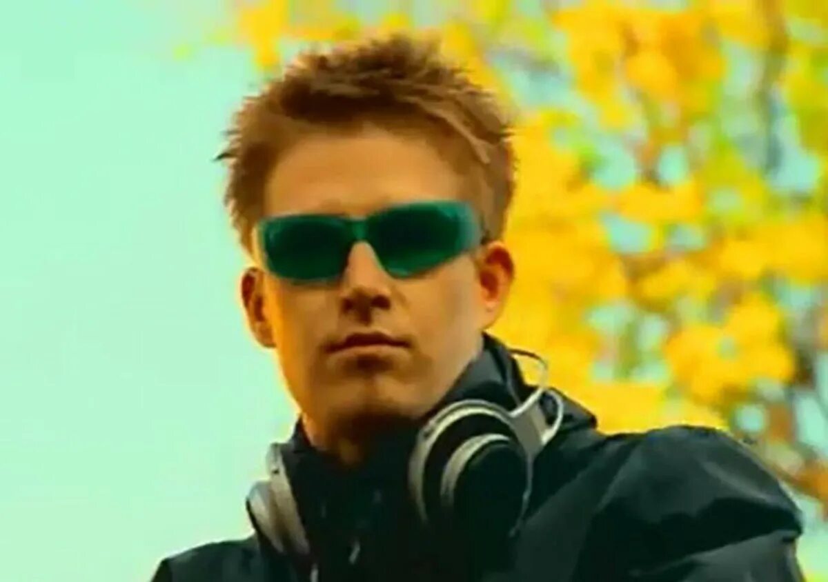 Darude sandstorm mp3. Storm Darude. Darude Sandstorm. Darude финский музыкальный продюсер. Darude Sandstorm фото.