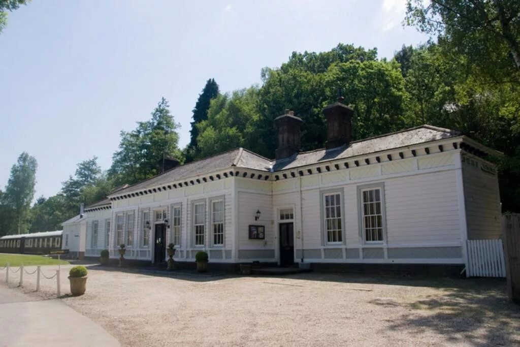The old railway station. Train station отель. the old railway station hotel. kowno. old railway station. villa old.