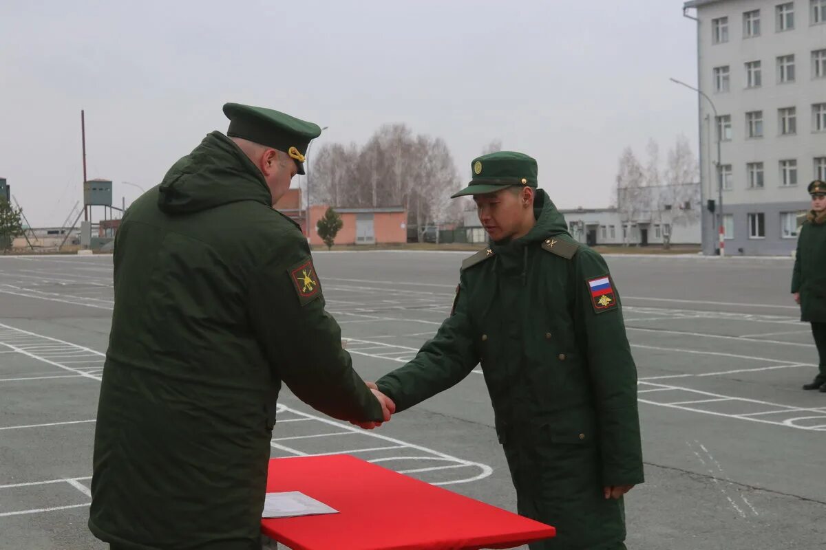 Переподготовка увольняемых в запас. Проводы военнослужащих. Проводы военнослужащих уволенных в запас или отставку. Увольнение в запас. Ритуал проводов военнослужащих, уволенных в запас и в отставку..