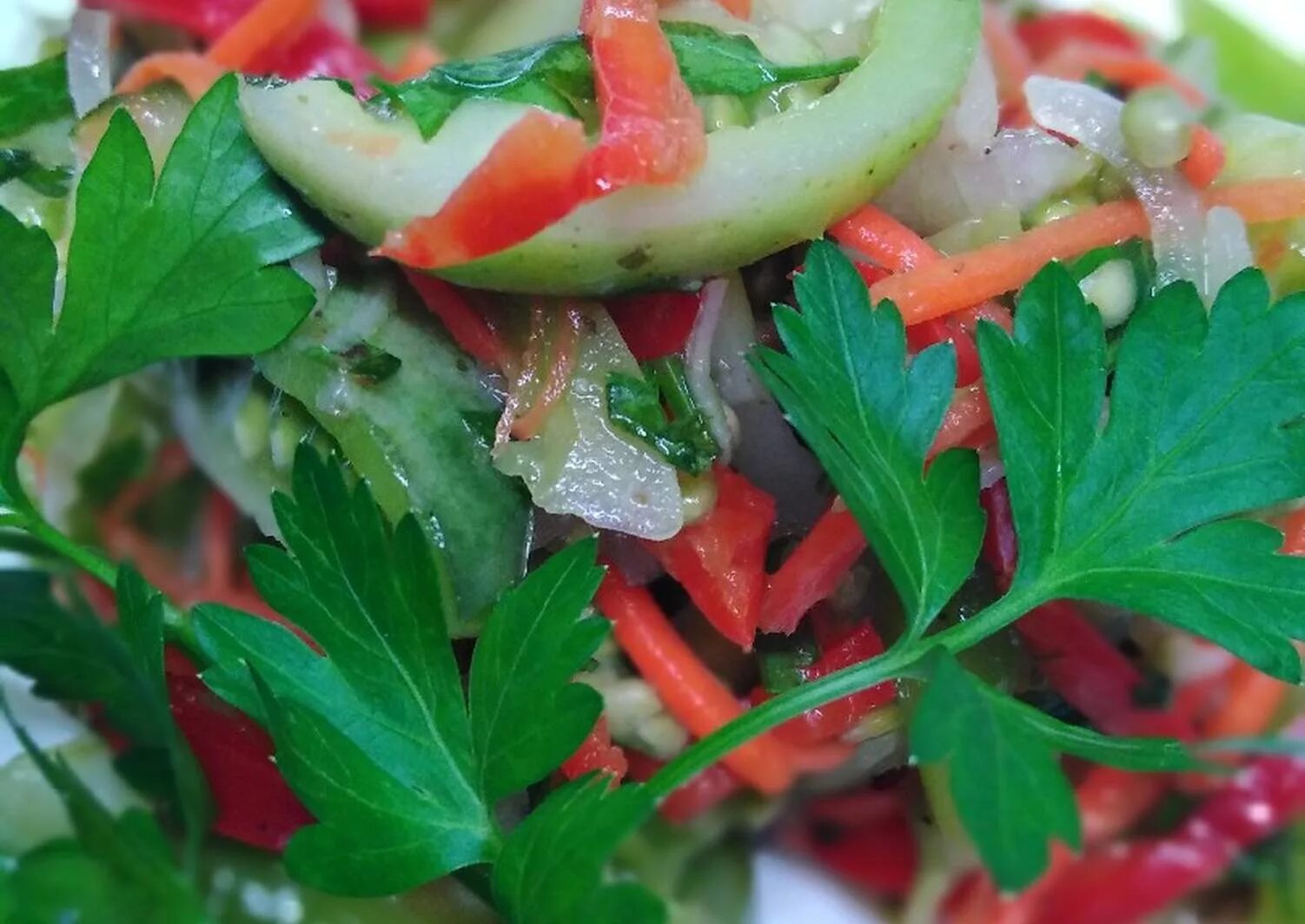 Шакароб. Салат Шакароб. Салат с зелеными помидорами. Шакароб салат из помидоров.