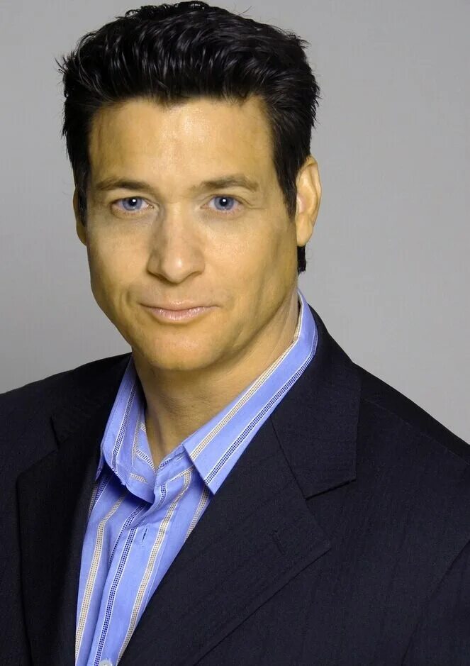 брайан джинесс 2021. брайан дженесси фото. джинесс, брайан киборг-полицейский. актер брайан джинесс. актер брайан джинесс.