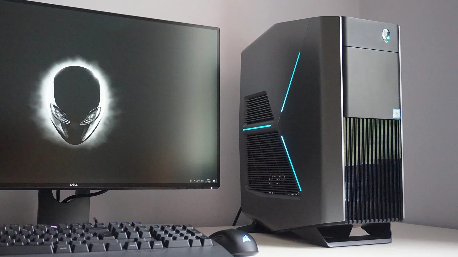 Ти компьютер. Dell Alienware r8. Компьютер Alienware Aurora r8. Dell Alienware Aurora. Dell PC Alienware Aurora r12.