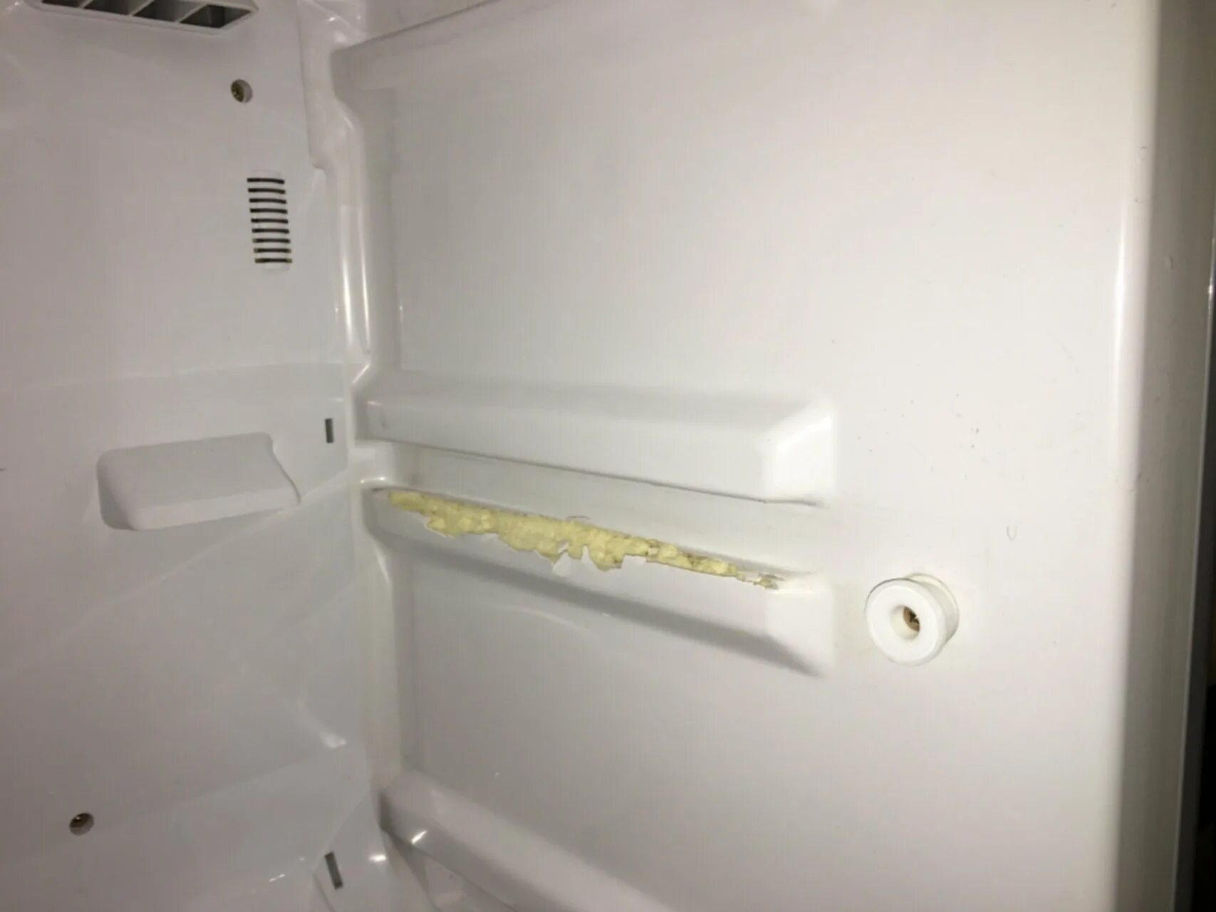 Крышка холодильника индезит. Холодильник Samsung no Frost rl33. Внутренний корпус морозилки самсунг rl33ebsw. Верхняя крышка холодильника самсунг rl17mbps1\BWT. Samsung rl33ebsw задняя стенка морозилки.