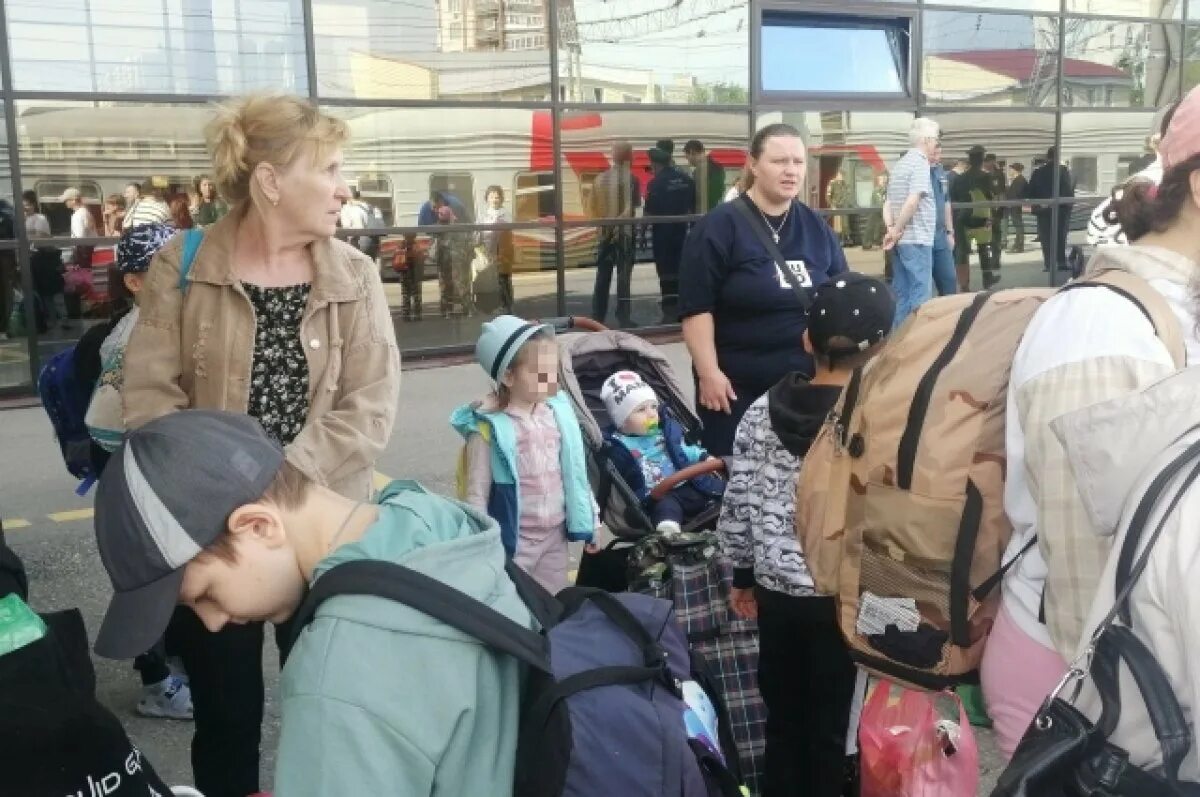 Дети белгорода эвакуация. Белгородская область эвакуируют людей. Из белгорода эвакуируют детей. Из белгорода эвакуируют детей. Эвакуация людей.