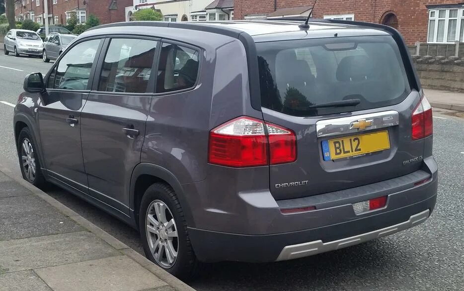 сеат альхамбра новый. Toyota alphard 2 поколение минивэн. форд гэлакси минивэн.