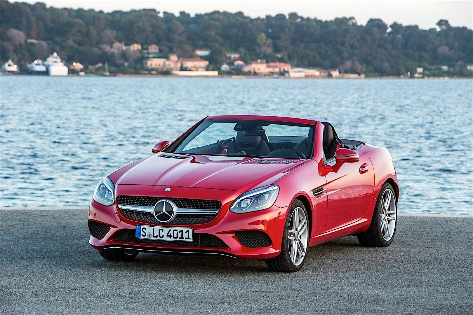 Купить мерседес кабриолет. Mercedes SLK r172. Мерседес СЛК кабриолет 2020. Mercedes SLK кабриолет 2017. Mercedes SLK 2020.