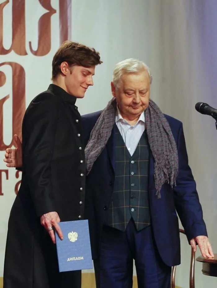 Табаков сын. Сын олега табакова павел. павел и олег табаков. павел табаков и олег табаков. табаков младший.