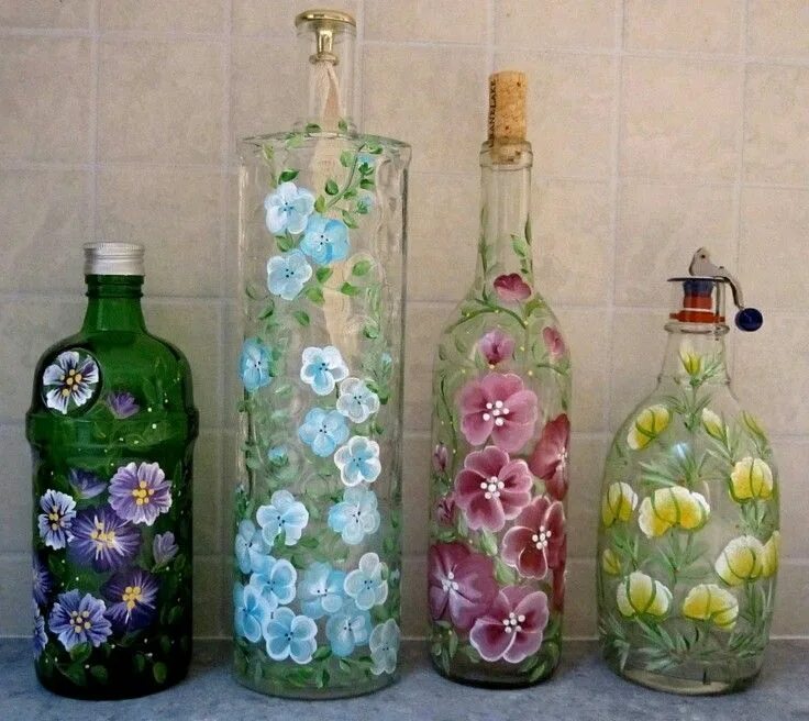 Красивые бутылки своими руками. Расписные бутылки. Декор стеклянных бутылок. Декорирование стеклянных бутылок. Декорирование бутылок своими руками.