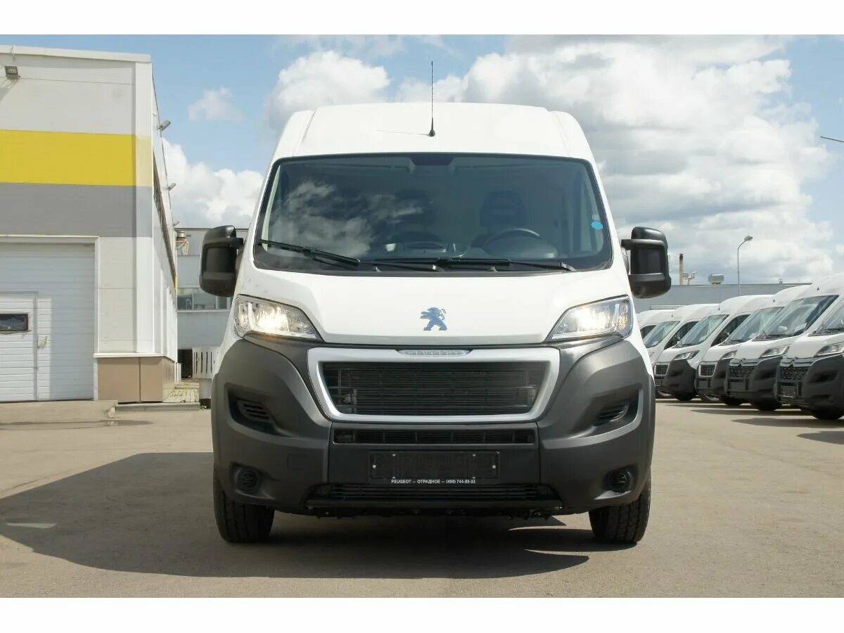Peugeot boxer 2021 салон. пежо боксер аф 373521. пежо боксер 2016.