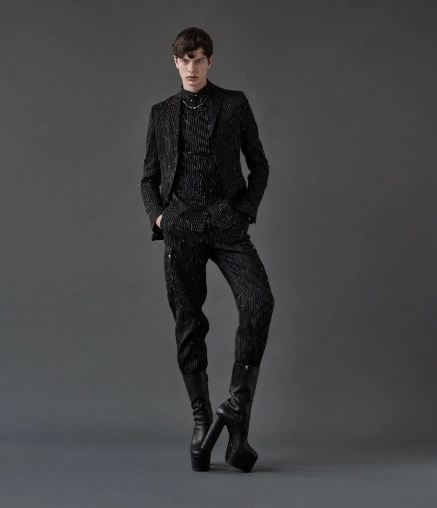 туфли мужские agent 9183. мужские туфли на каблуке. туфли мужские лакированные с острым носом. Pleaser heels ботильоны. мужчина в туфлях.