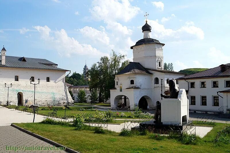 История успенского монастыря. Свято-Успенский монастырь Старица. Старицкий Успенский монастырь. Свято-Успенский монастырь Старица братия монастыря. Свято-Успенский монастырь Старица внутри.