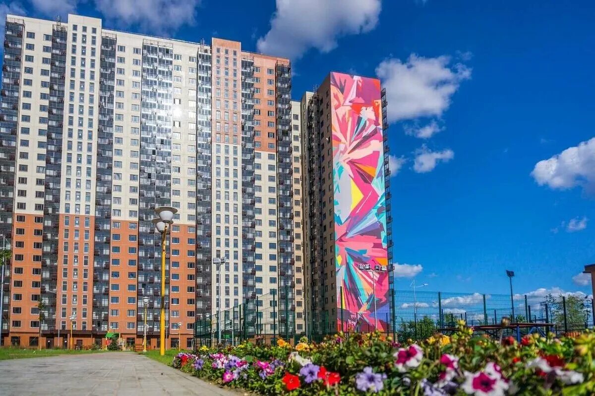 Новостройки косино ухтомский. Квартирный комплекс. Соболевка щелково новостройки. Жилой комплекс форест екатеринбург. Жк новый квартал 2 архангельск.