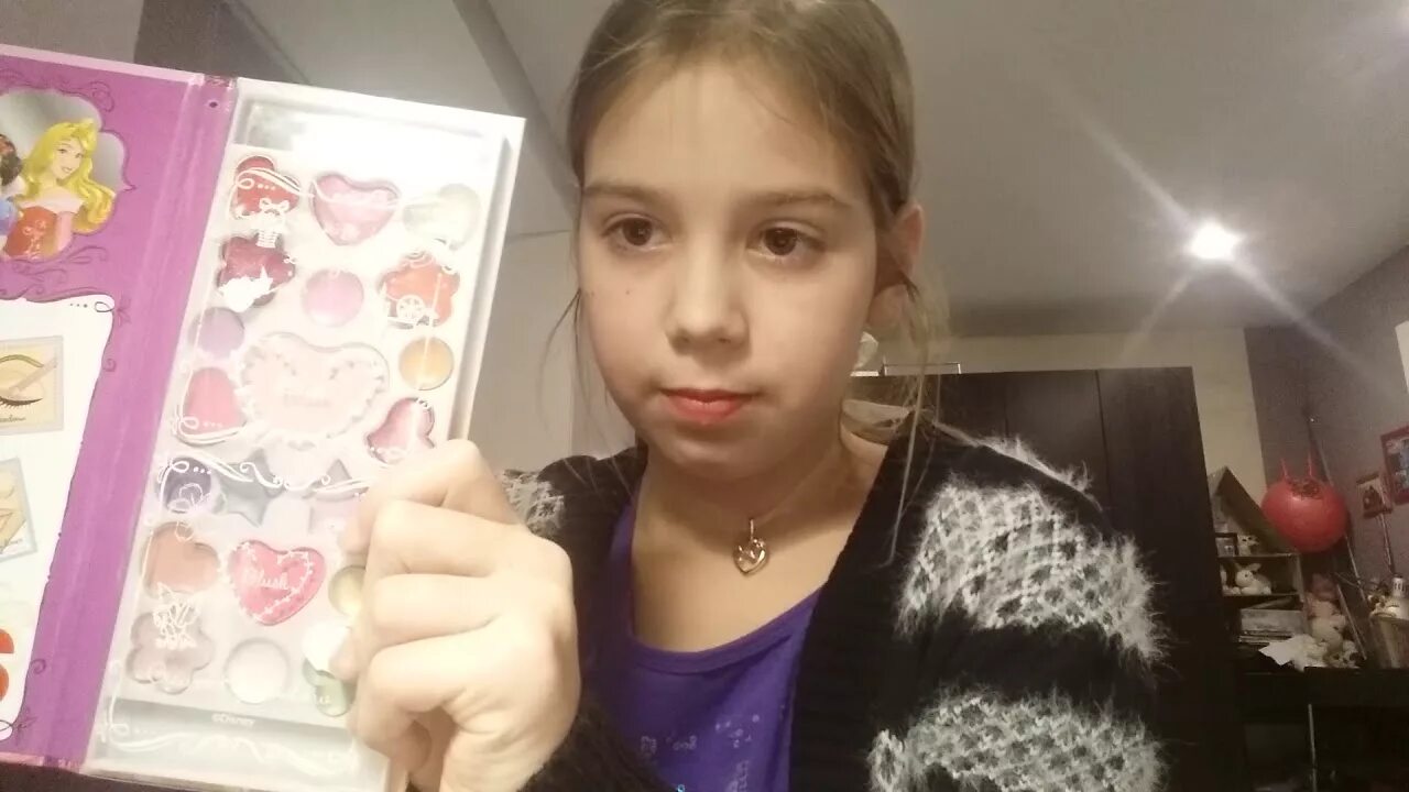Асмр на улице. Детский asmr kids. Асмр маникюр длинный. Асмр дети маникюр. Асмр детский шепот.