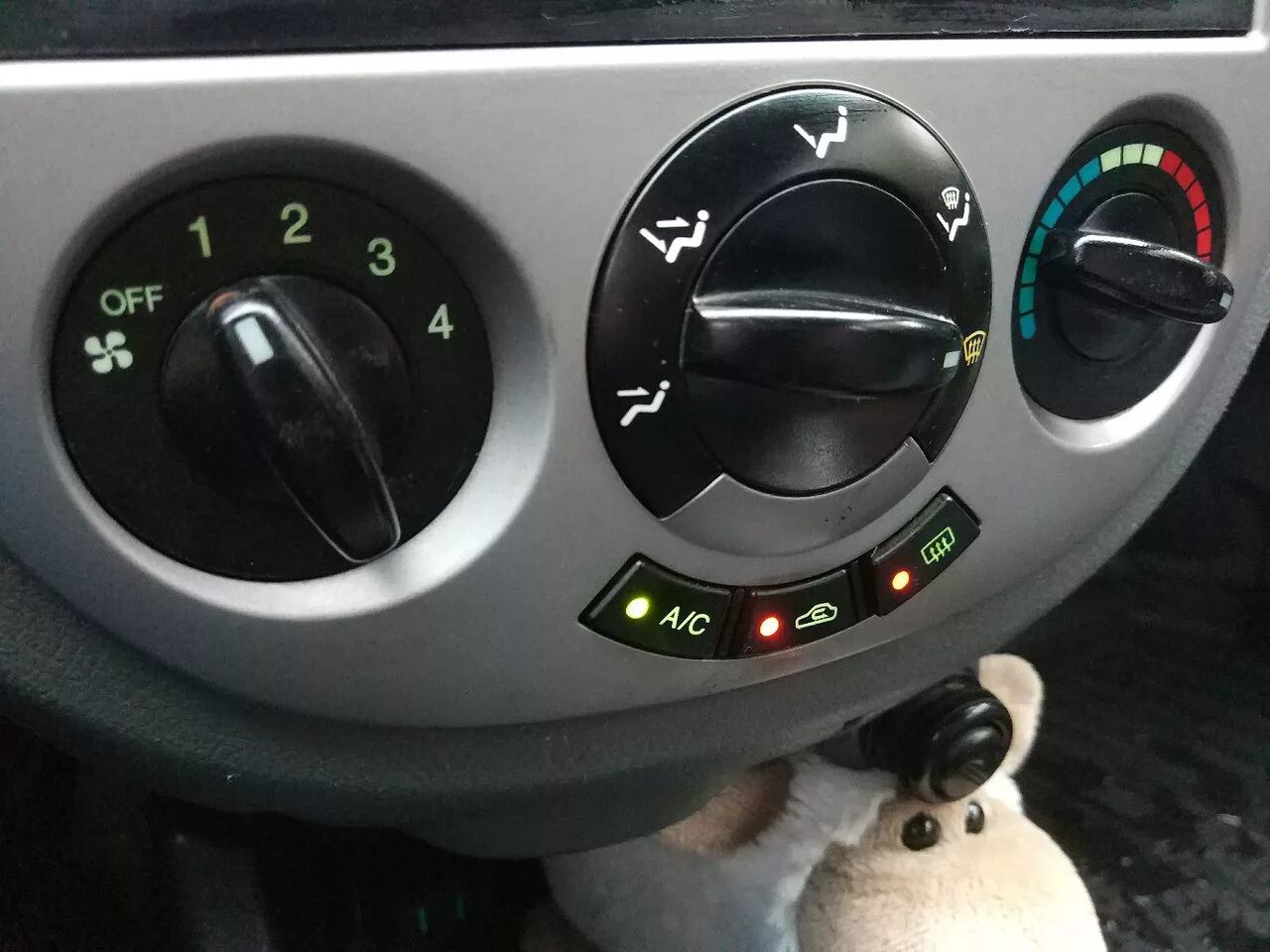 Блок управления кондиционером шевроле лачетти. Переключатель воздуха на шевроле лачетти хэтчбек. Регулятор кондиционера шевроле лачетти. Блок управления кондиционером лачетти 1. 96615408 блок управления отопителем.