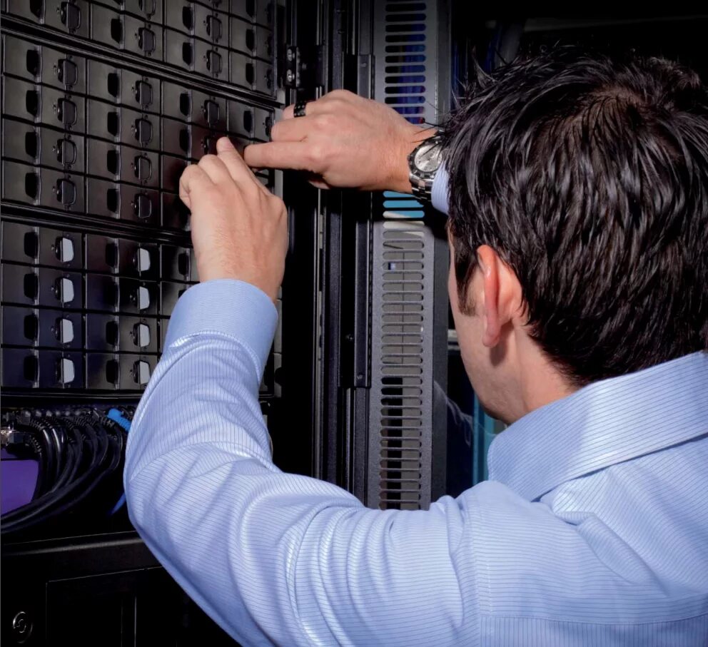 Hosting manager. Серверная. Hosting manager. Выделенный сервер. Системный администратор.