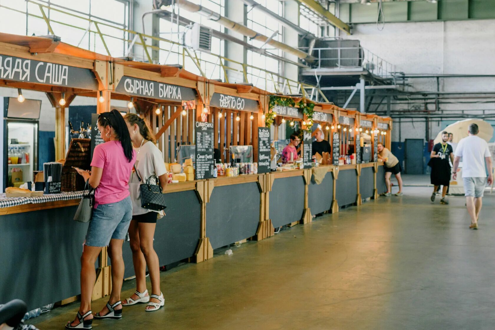 Маркет у моря санкт петербург. Фестиваль «маркет у моря. Новогодний фестиваль «маркет у моря». Фестиваль маркет у моря в севкабель порт. Севкабель ярмарка новогодняя.