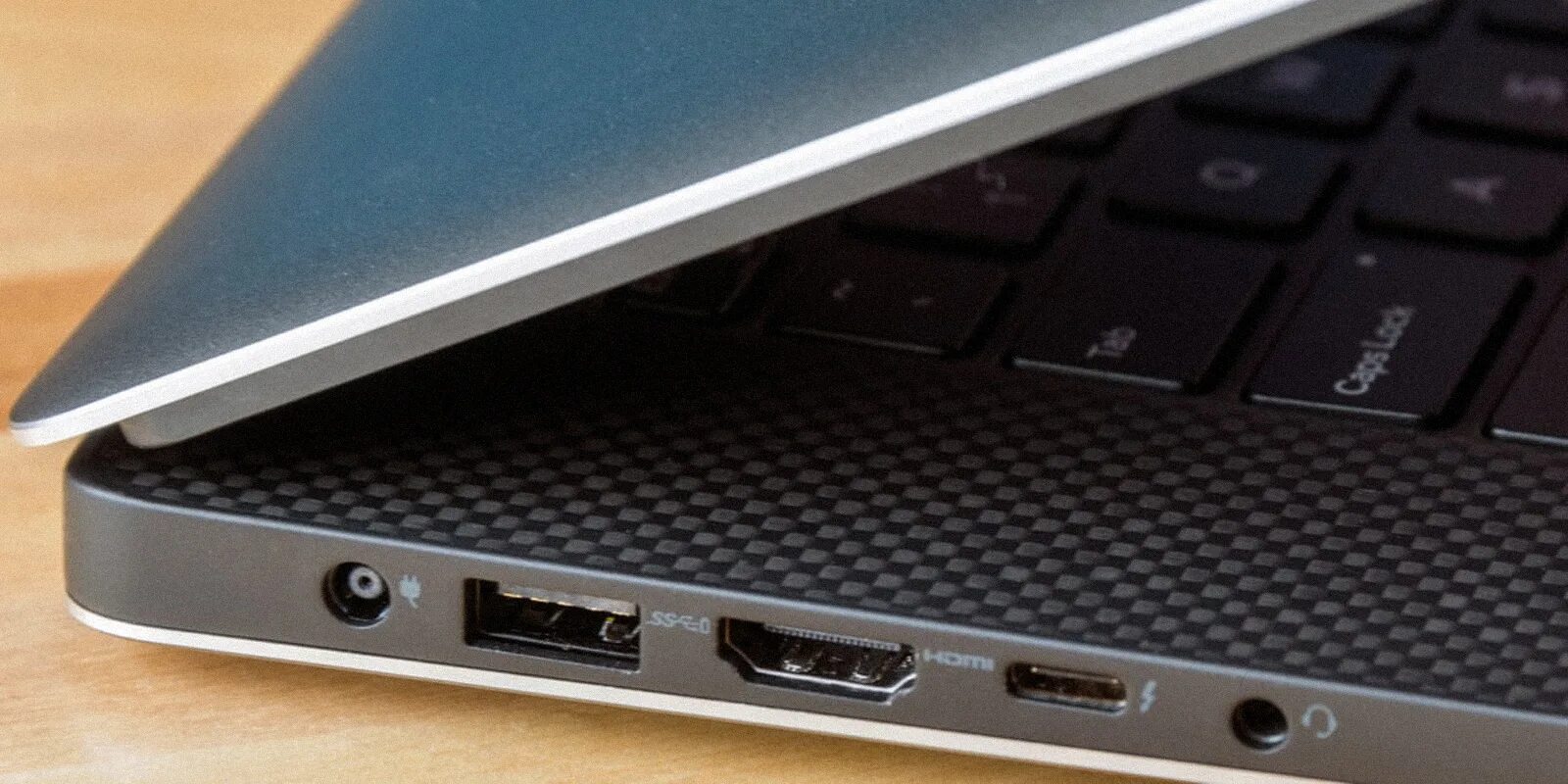 Зачем нужен разъем type c на ноутбуке. Thunderbolt 3/usb-c порт. thunderbolt 3 разъем. порт thunderbolt на ноутбуке. ноутбук с thunderbolt 3.
