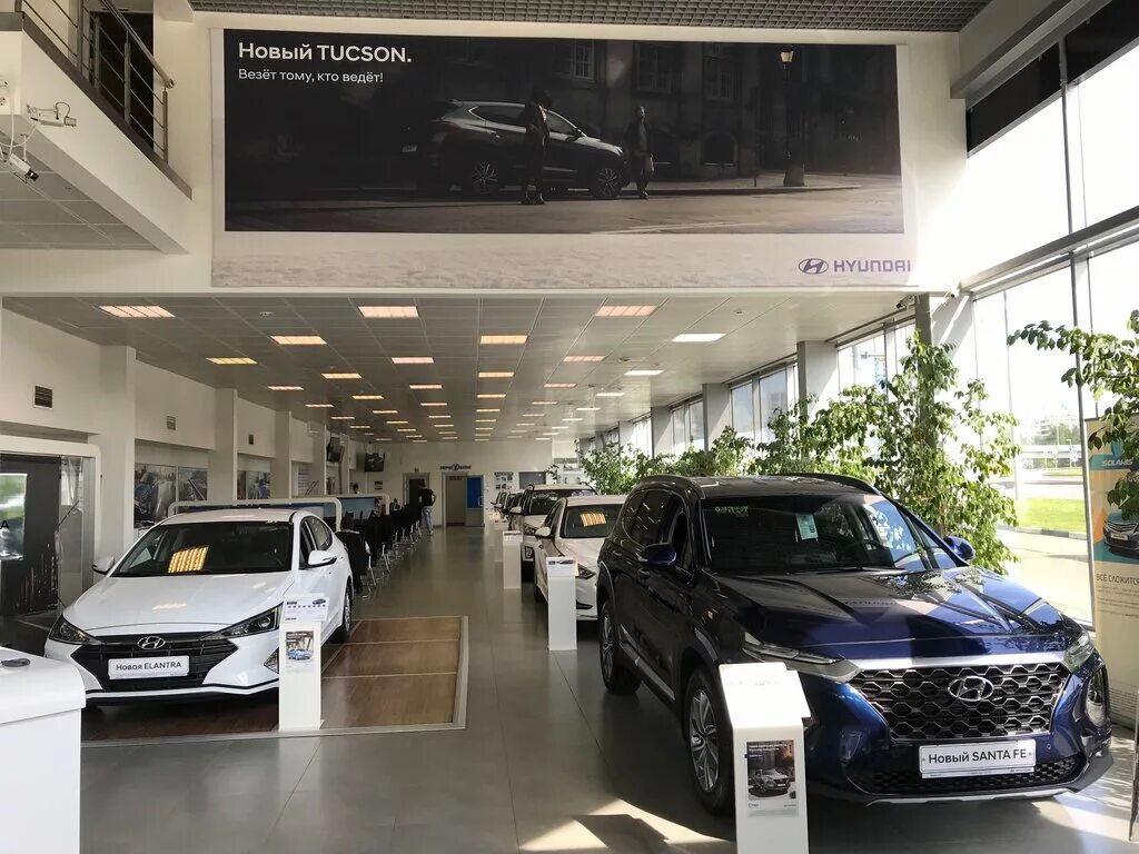 самый большой автосалон в москве. москва автосалоны motors. пежо фаворит моторс на коптевской. москва автосалоны motors. можайское шоссе 166 в стс моторс.