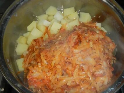Тушеная капуста с фаршем луком морковью