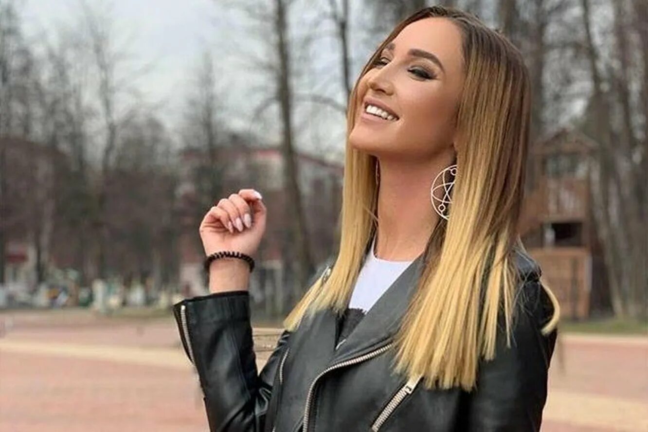 Какие ольгу бузову. Оля бузова 2020. Стрижка ольги бузовой. Бузова с каре. Каре ольги бузовой 2016.