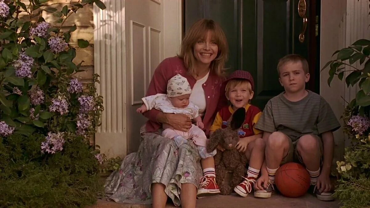 Тихий океан марианская впадина. Морской чёрт удильщик. Дэмиен хёрст сокровища невероятного. Типа на самом дне. Трёхзвёздный удильщик.