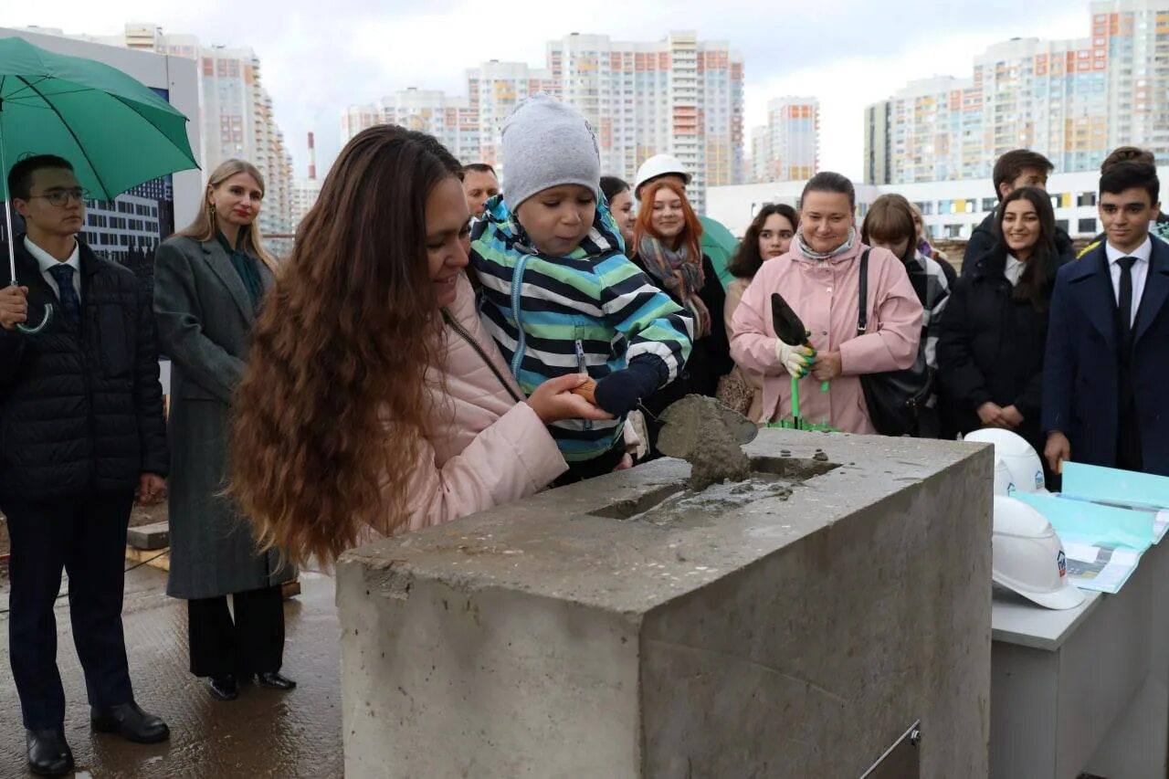 Капсула времени для школьников. Детский проект капсула времени. Церемония закладки капсулы времени. Герметичная капсула времени. Метро в мытищи последние новости 2024