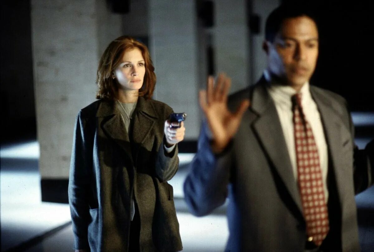 Мэл гибсон теория заговора 1997. Теория заговора - conspiracy theory (1997). Мэл гибсон и джулия робертс в фильме теория заговора 1997. Джулия робертс теория заговора. Conspiracy theory 1997.