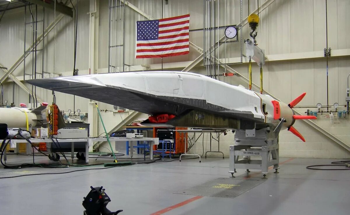 General dynamics m1 танк. C 17 globemaster ввс сша. Сша разрабатывают новейшую. Aim 120. Lgm-30 минитмен-3.