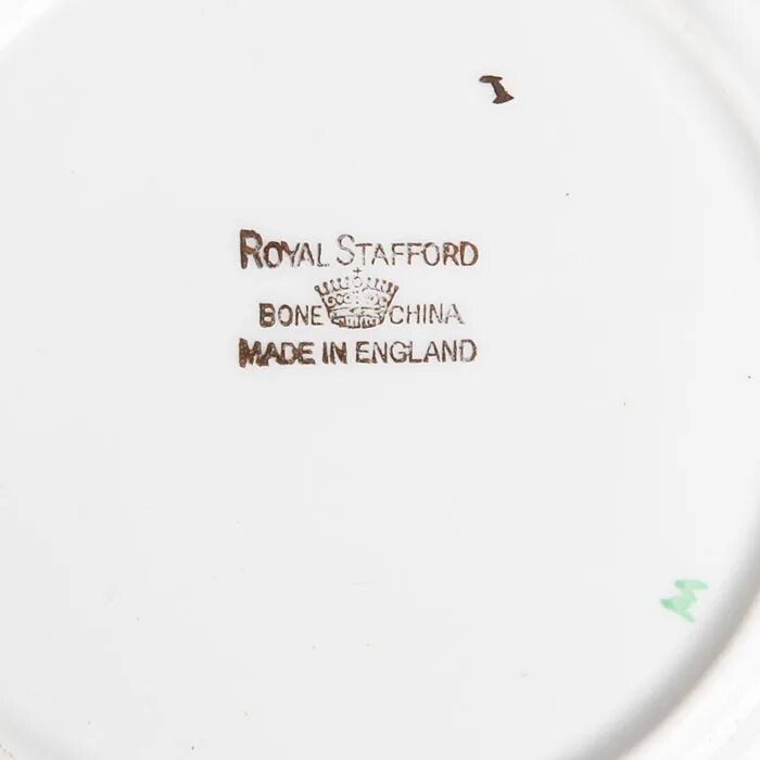 Royal stafford посуда. Royal stafford посуда. Royal stafford тарелка с зайцами. Роял стаффорд посуда. Royal stafford посуда.