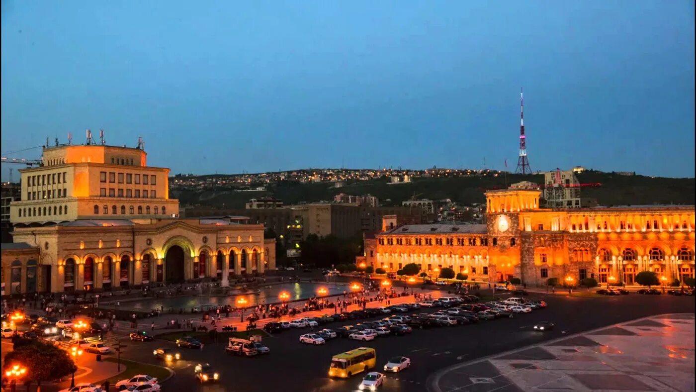 Пл республики. Площадь Республики Ереван. Площадь революции Ереван. Площадь независимости Ереван. Ереван Сити площадь Республики.