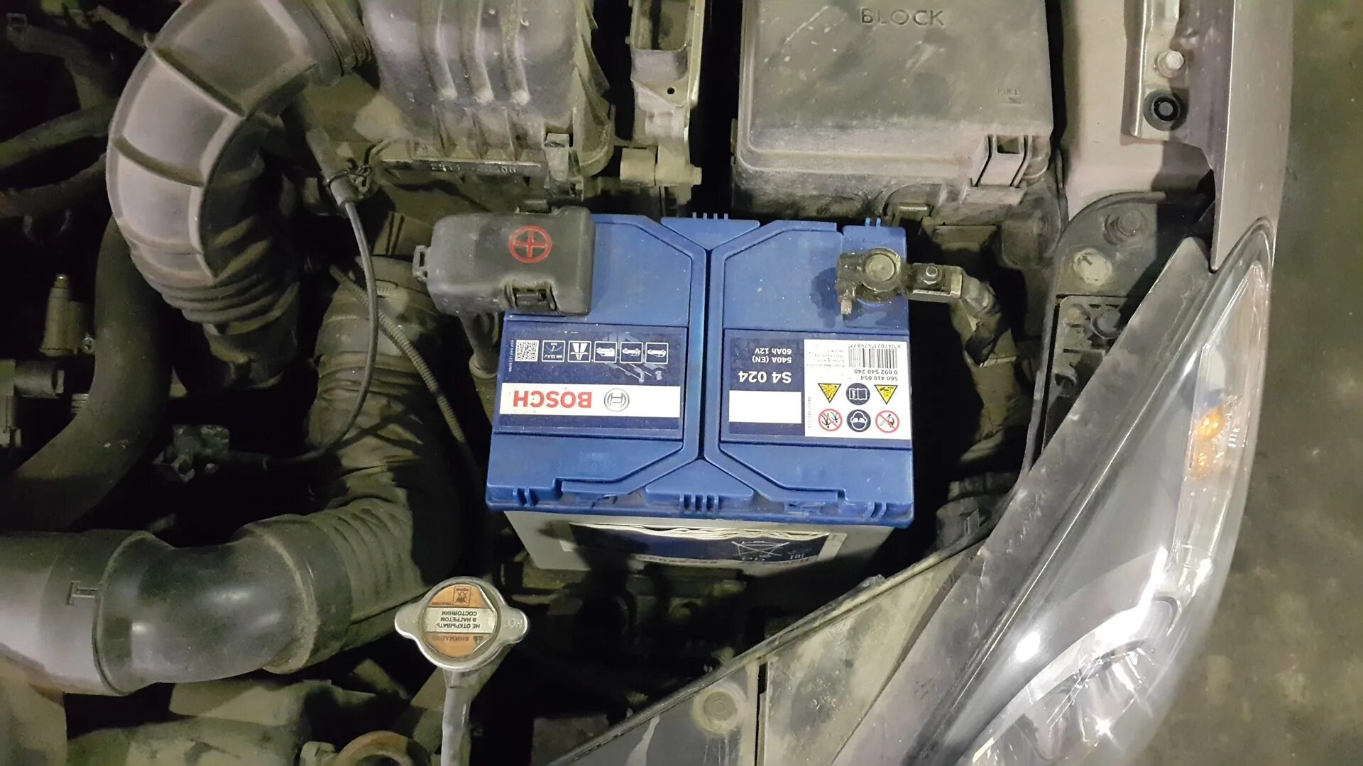 Ceed jd аккумулятор. Kia ceed 2010 аккумулятор.