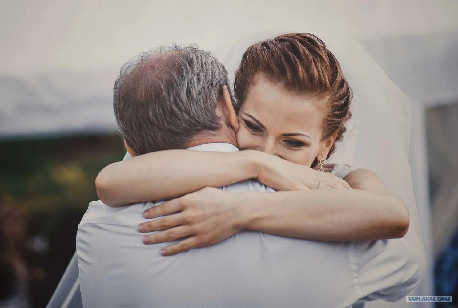 отец живет с дочерью как с женой