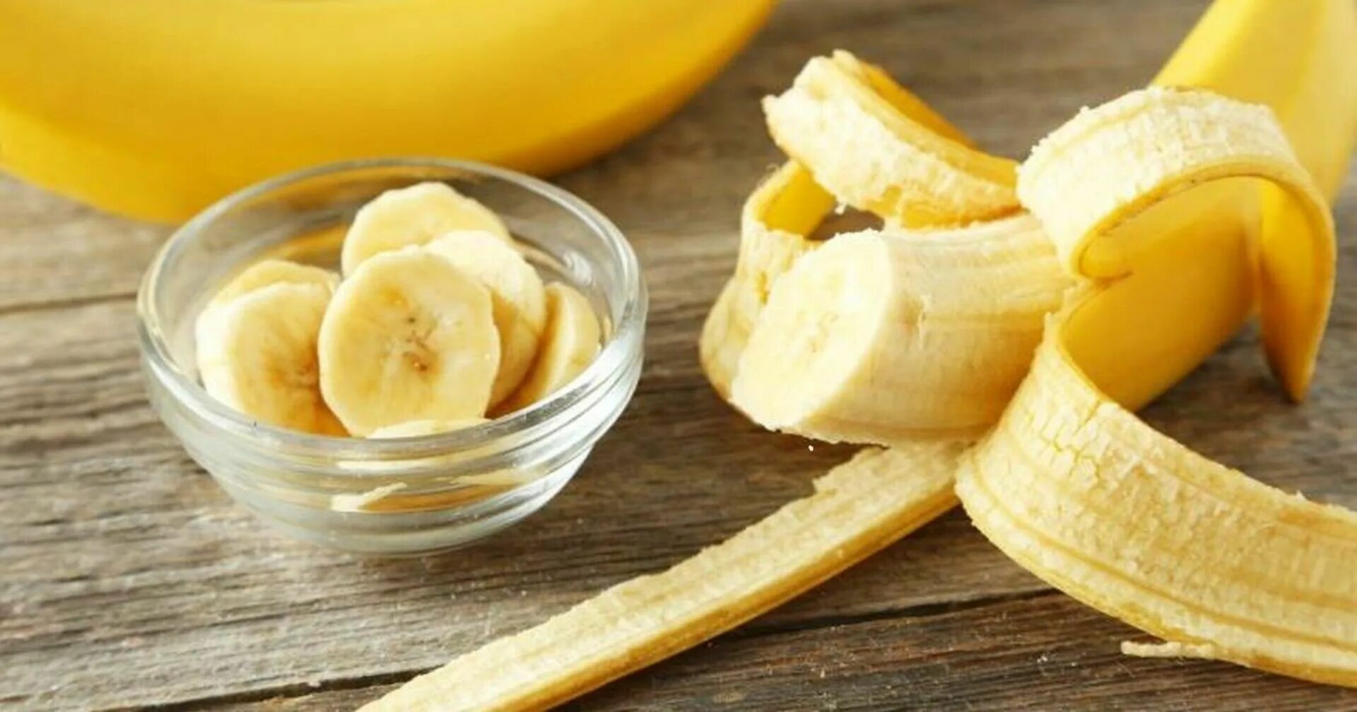 Банан. Мякоть банана. Средство от кашля с бананом. Банан с медом.
