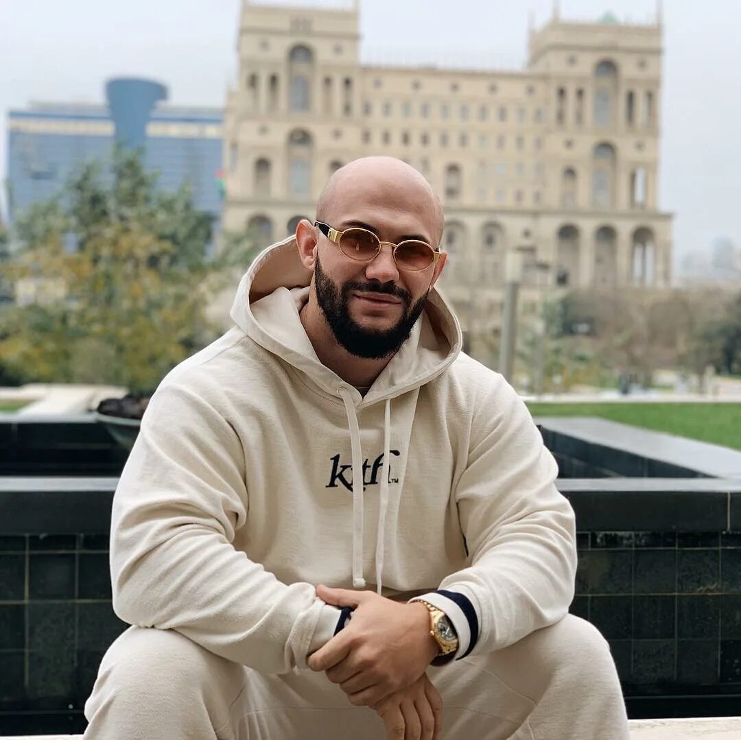 картинки рэперов русских. самый популярный русский рэпер 2023. самый популярный русский рэпер 2023. саша степанов ст. рэпер тимати фото.