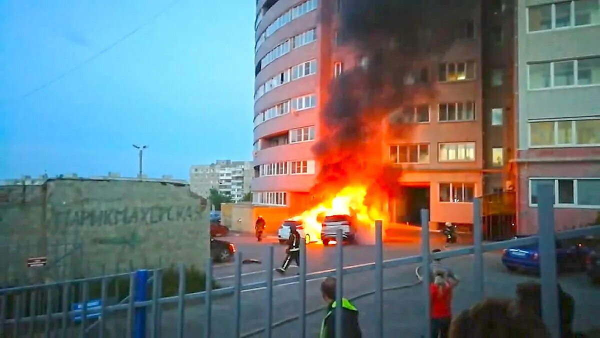 Шагол сгорел. Взрыв на нижней Дуброве. Сгорела сгорела квартира на нижней Дуброве во Владимире. Сгорел автомобиль на нижней Дуброве.