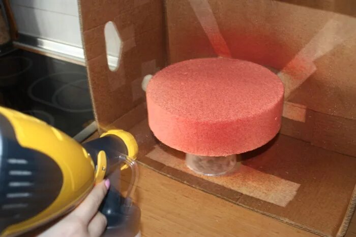 Торт велюр как сделать краскопульт. Покрытие торта велюром без краскопульта. Покрытие торта велюром краскопультом. Торт велюр как сделать краскопульт. Муссовый торт велюровый.