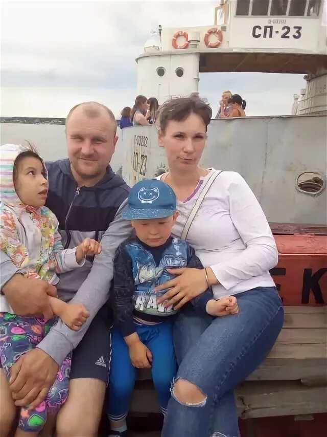 Ладожская усадьба карелия. Mouse house парк развлечений. Ладожское озеро можно ли купаться летом. Семейная ладожская. Семейная ладожская.