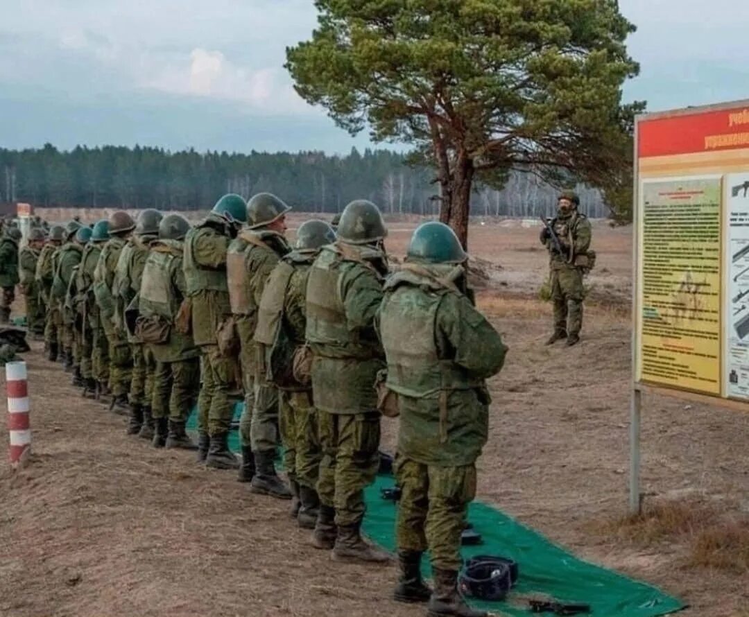 15 октября 2022 полигон. Военный полигон. Полигон в армии. Солдаты на полигоне. Учения на полигоне.