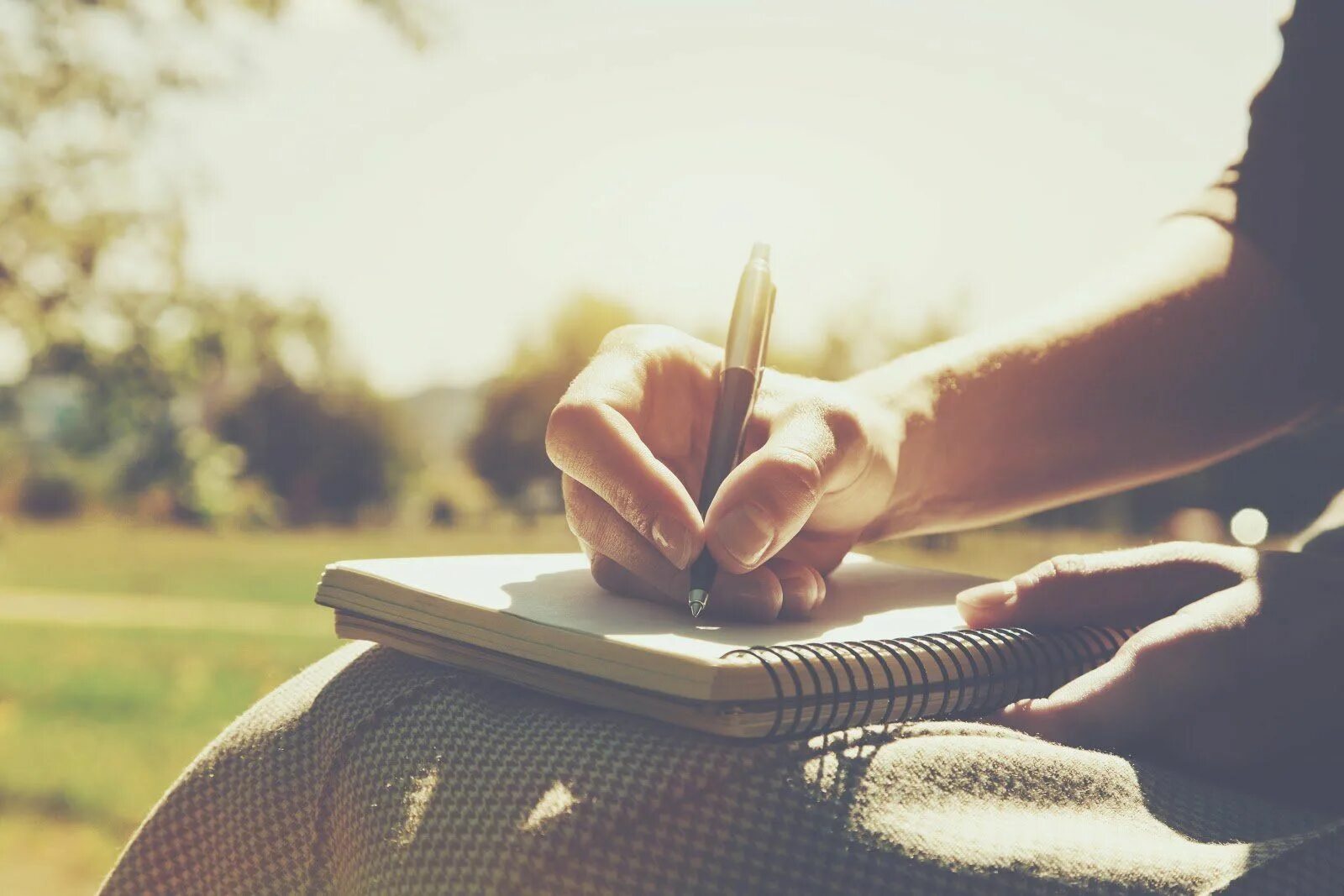 Writers ideas. Блокноты для девочек. Девушка с записной книжкой. Writers ideas. Девушка с записной книжкой.