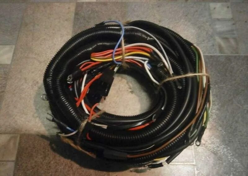 000-05 ук мтз-80, 82 (разъёмы шр). Пучок проводов кабины камаз 6520 евро 2. Daf 95 разъем проводки кабины. Жгут проводов камаз 43118 евро 2. Электропроводка кабины камаз 53 215.