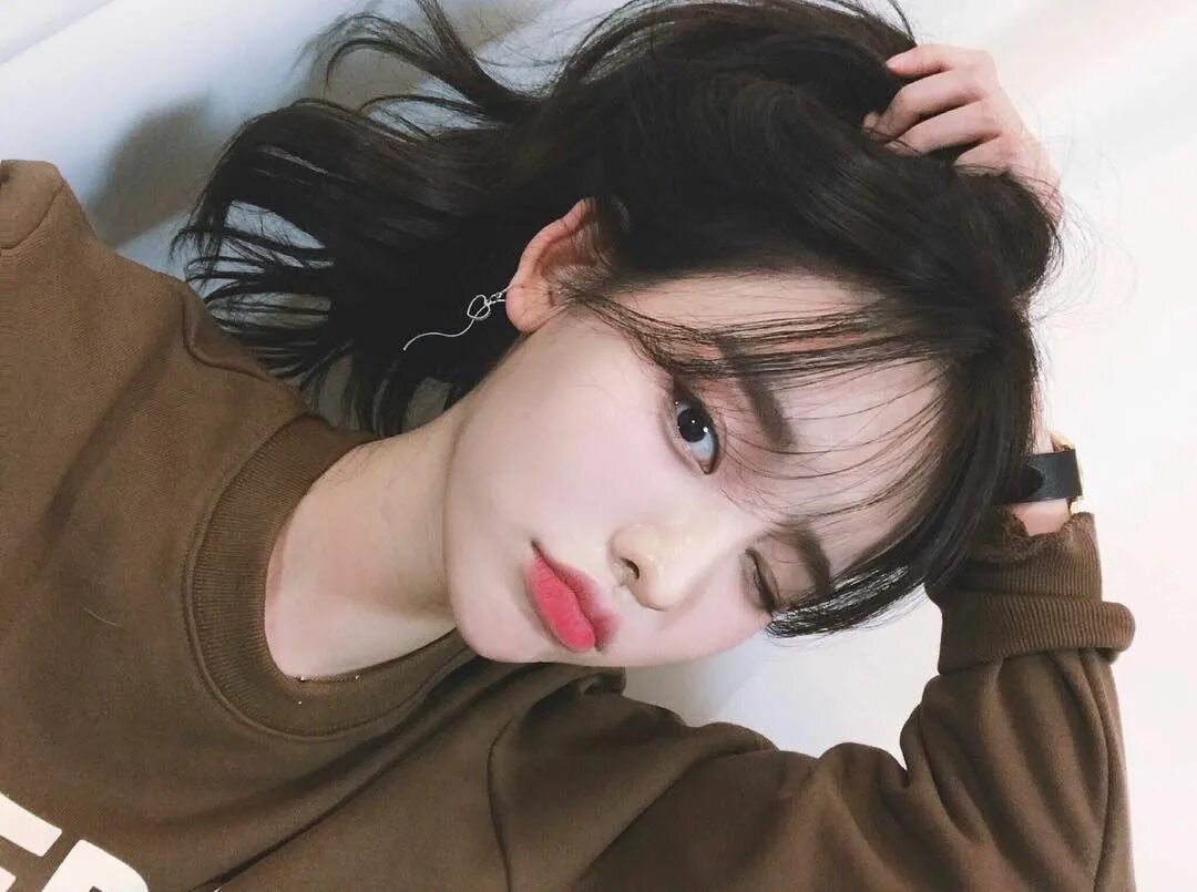 Чон да ын ulzzang. Son hwa min ulzzang. Кореянки из ташкента. Девушка кореянка в кепке. Красивые девушки кореянки.