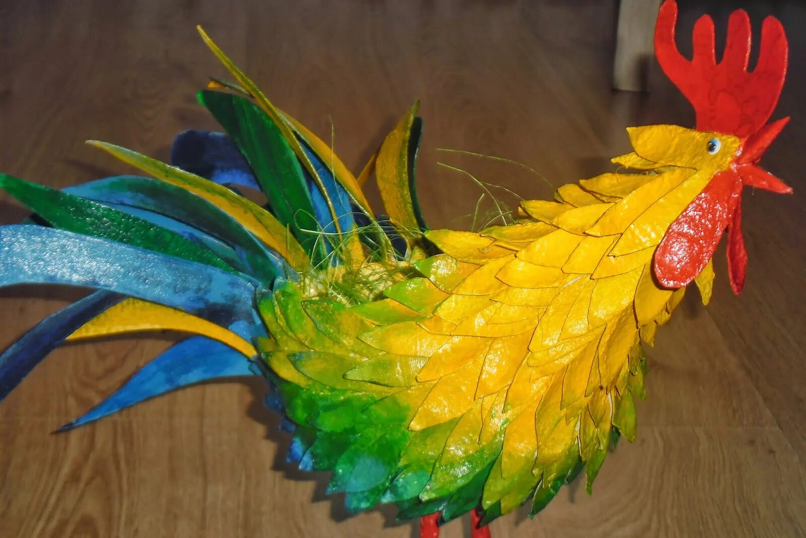 Поделки из квиллинга. Жар птица своими руками. Джей стронгвотер павлин. Поделка петух из яичных лотков. Поделки из квиллинга.