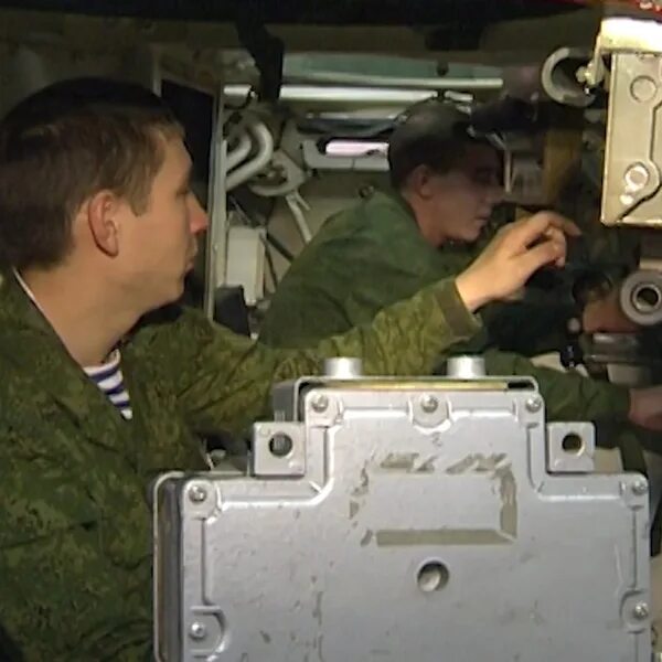 Бмп-3 приборы наблюдения. Управление мтлб. Т 26 место мехвода. Действия механика водителя. Мтлб место мехвода.
