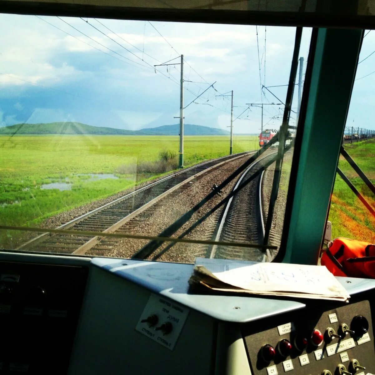 Видео дороги поезда. Вид из окна поезда. Вид из кабины машиниста. Окно поезда. Вид из кабины поезда.