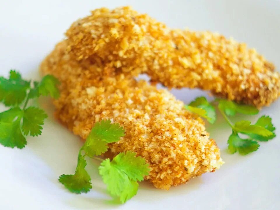 Курица в панировке как называется. Чикен панко. курица в сухарях панко. куриное филе в панировке. куриное филе в сухарях.