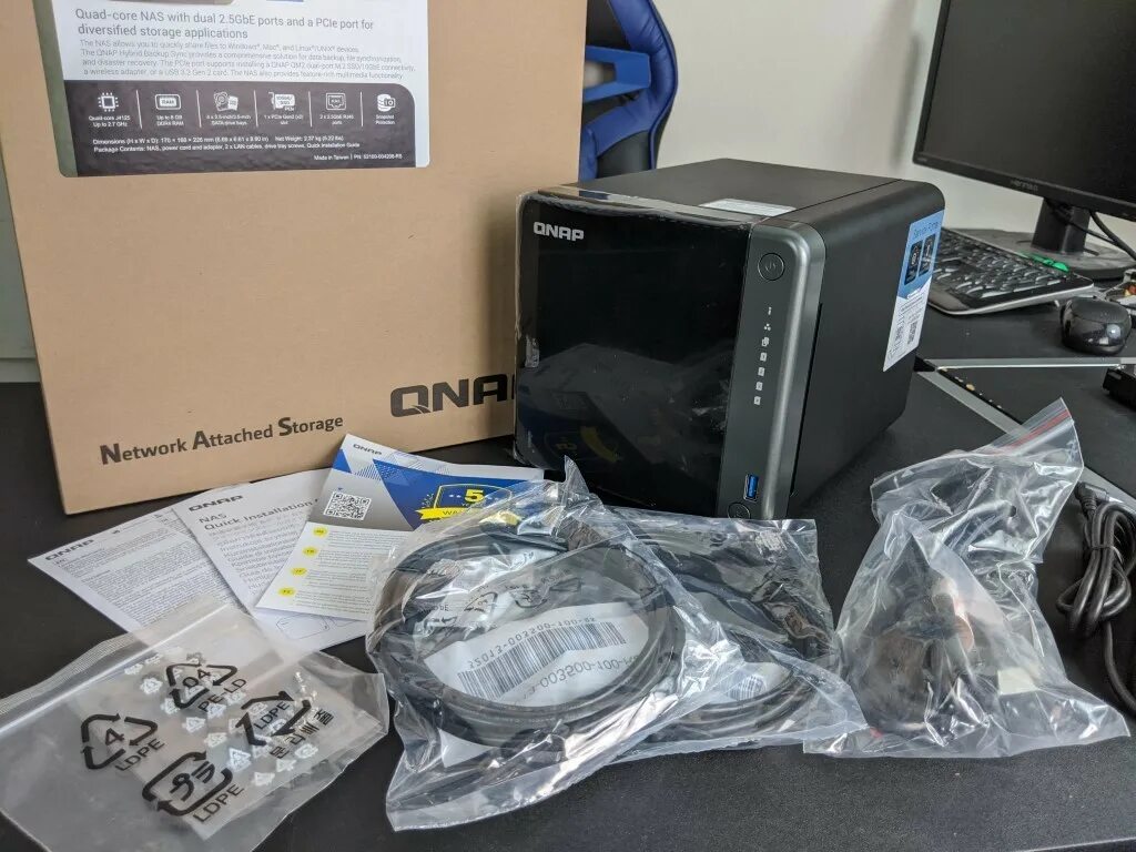 Qnap 462. Qnap 453d. qnap d4. qnap ts-462. ts-453d разбор.