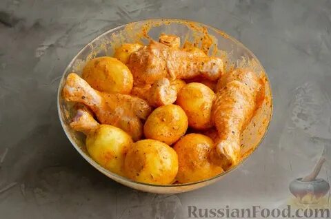 Голень с картофелем в рукаве