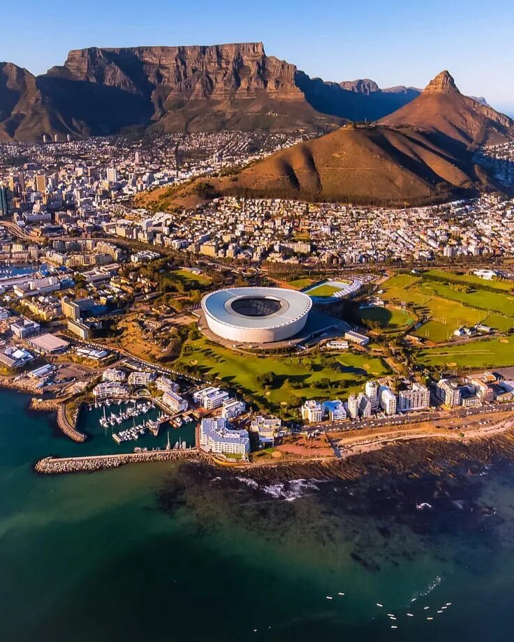 Africa city. Cape Town Южная Африка. Кейптаун, Южная Африка Кейптаун, Южная Африка. ЮАР столица Кейптаун. Столовая гора Кейптаун.