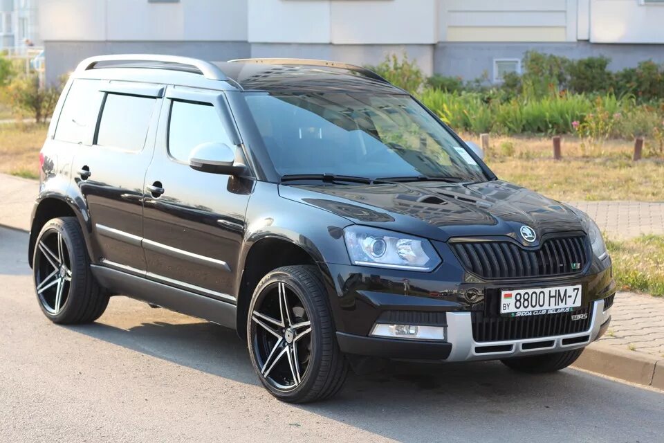 Тюнинг шкода йети. Skoda Yeti Tuning. Skoda Yeti 2008 Tuning. Skoda Yeti 5l0071609. Шкода Йети черная.